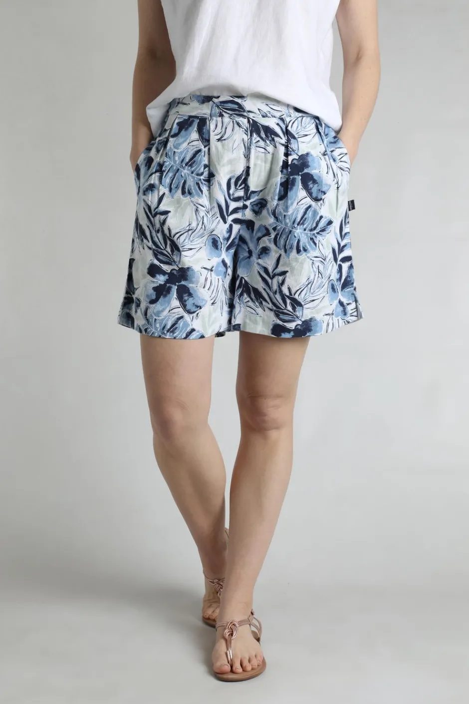 Weird Fish Shorts|Linen|Aloha Linen Rich Printed Shorts Estate blue