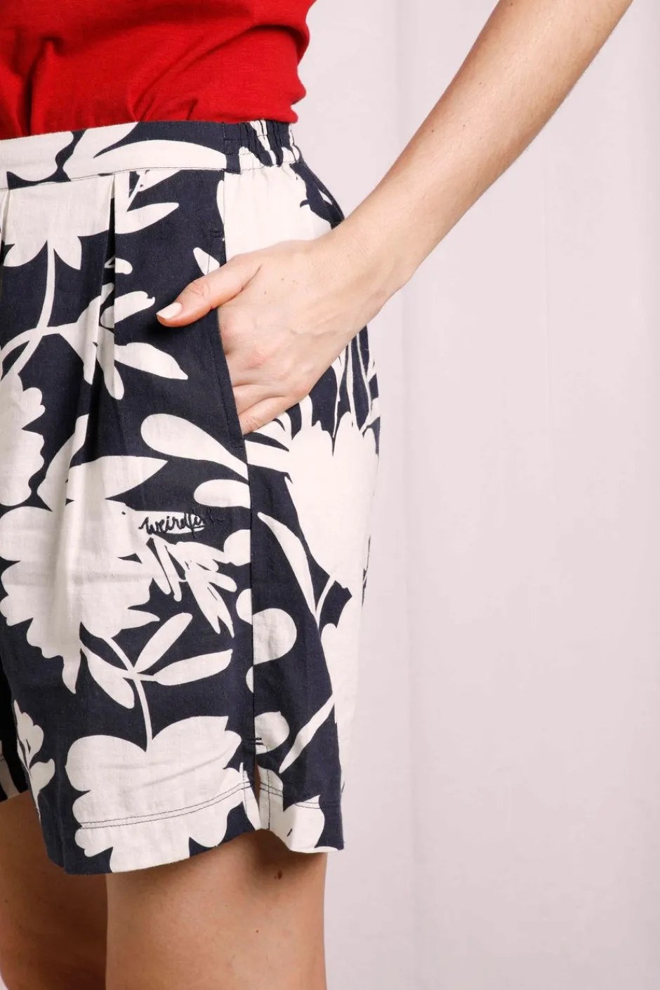 Weird Fish Shorts|Aloha Linen Rich Printed Shorts Nightshade