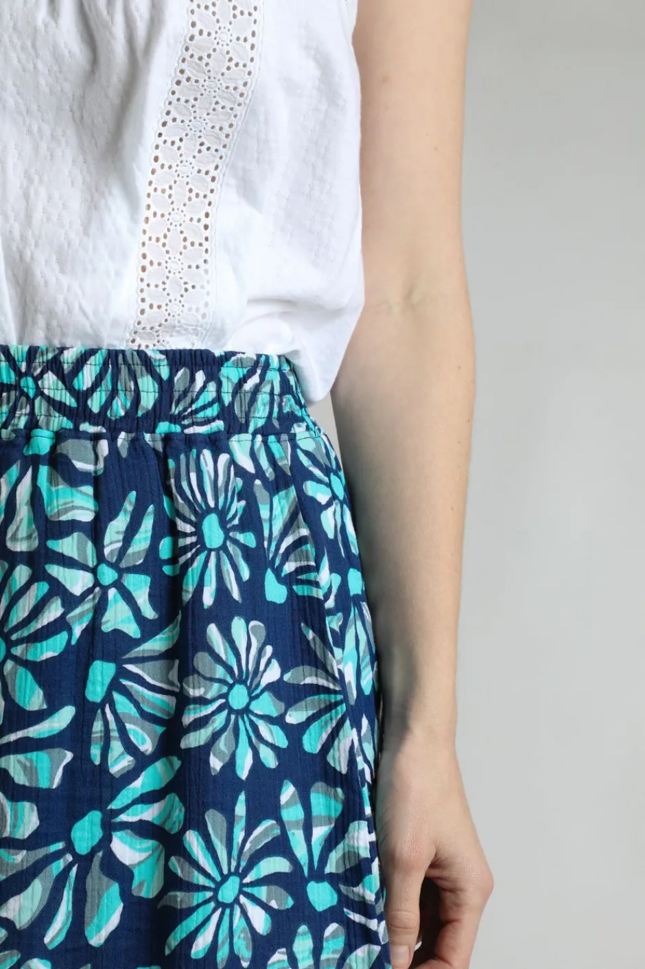 Weird Fish Skirts|Harini Organic Cotton Double Cloth Printed Midi Skirt Aqua Marine