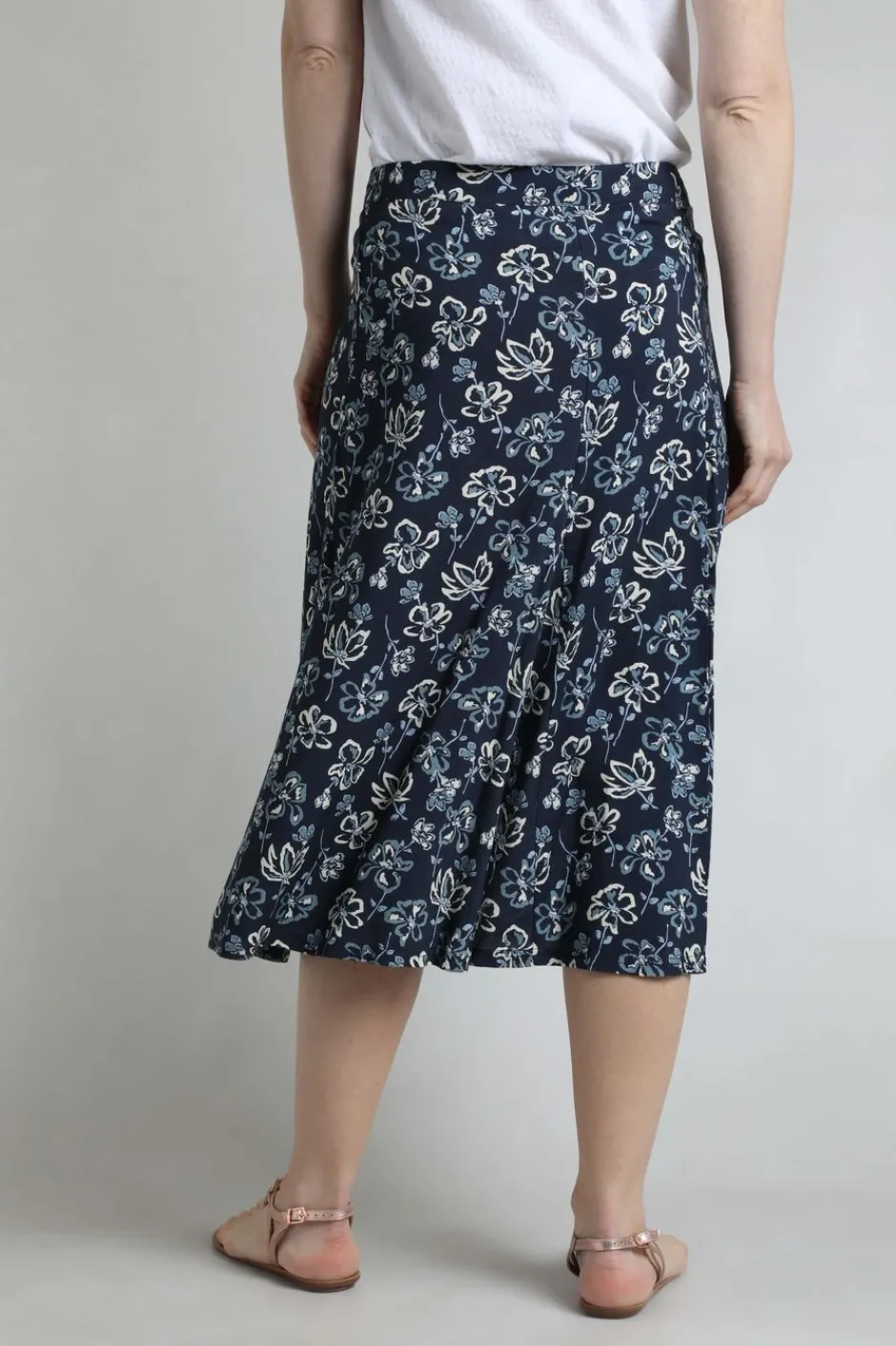Weird Fish Skirts|Tiya Lenzing EcoVero™ Printed Viscose Midi Skirt Black Iris