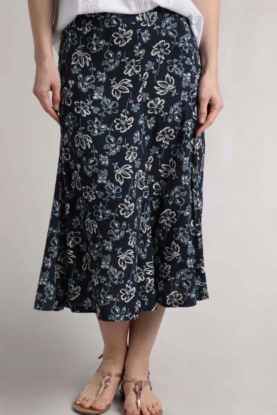 Weird Fish Skirts|Tiya Lenzing EcoVero™ Printed Viscose Midi Skirt Black Iris